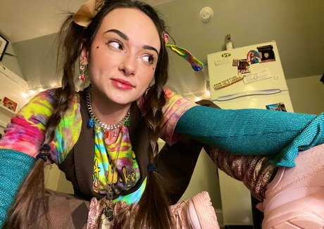 Emma Lilly nude star archive