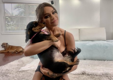 aprilolsenxxx porn model image