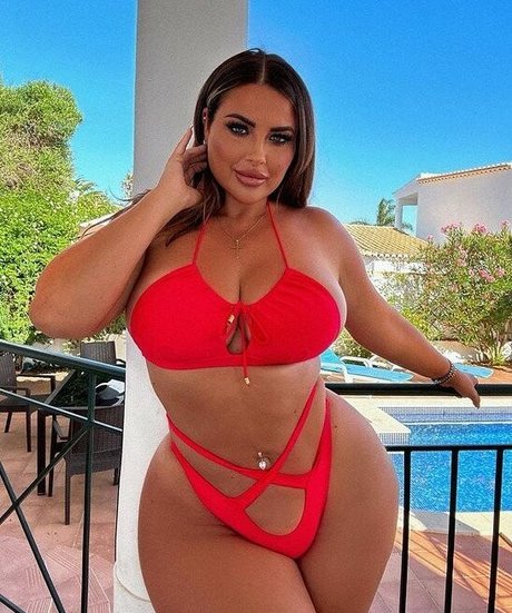 Hannah Olivia naked pornstar gallery