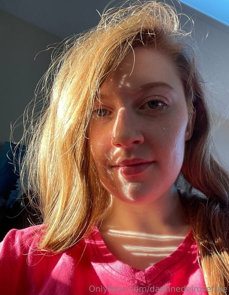 daphnedelrosefree pornographic model img