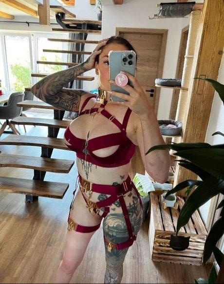 Little Princess Hedi model nude picture