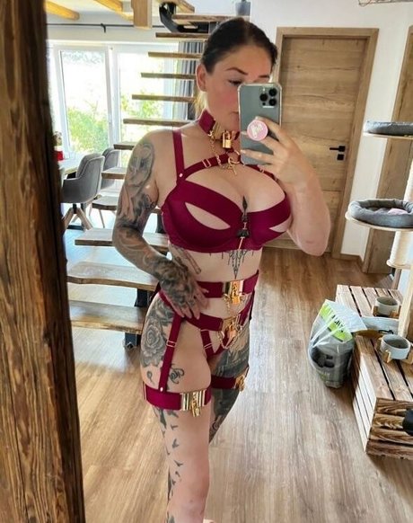 Little Princess Hedi model sex photo