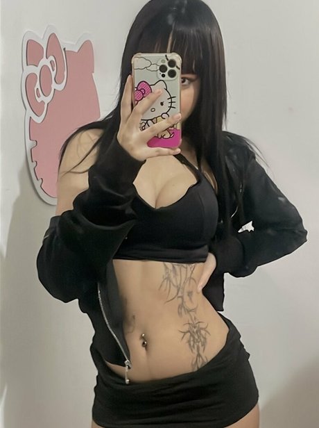 understab naked actress image