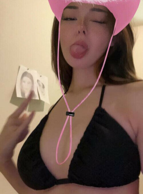 Carly Mai nice model img