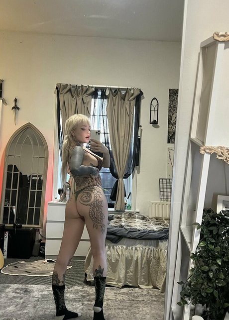 Runabutt pornstar picture