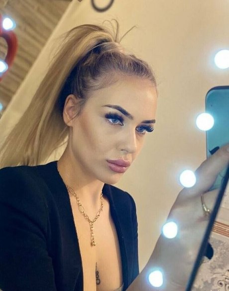 black kitty onlyfans nude image