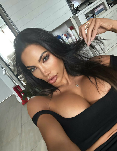 young ebony onlyfans nude photos