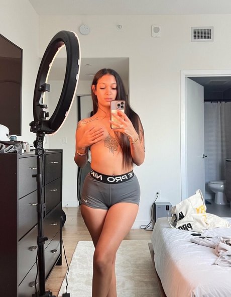 celinaxoxo naked star pic