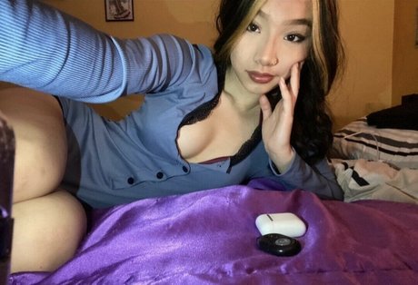 sweetthao pornstar naked photo