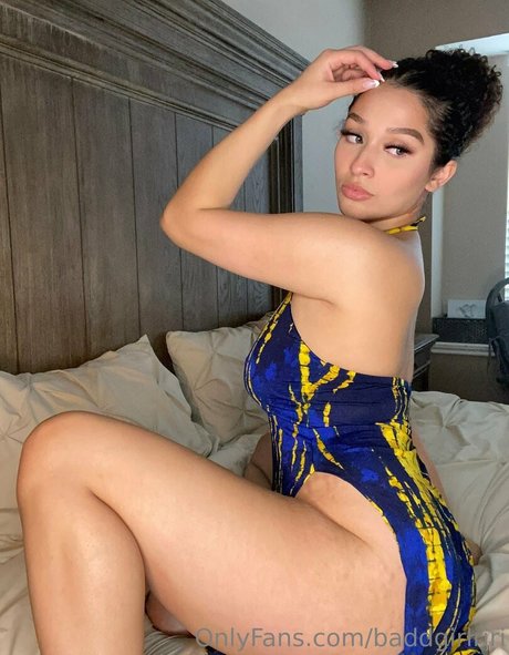 baddgirlriri star porn gallery