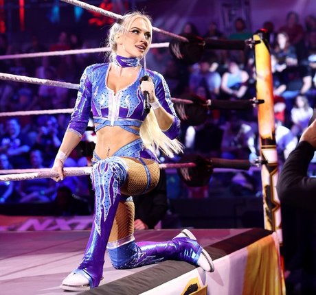 Karmen Petrovic hot star photos