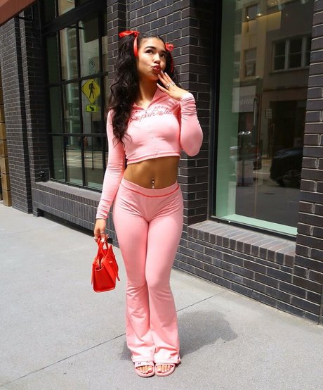 Journi Carr model art pic