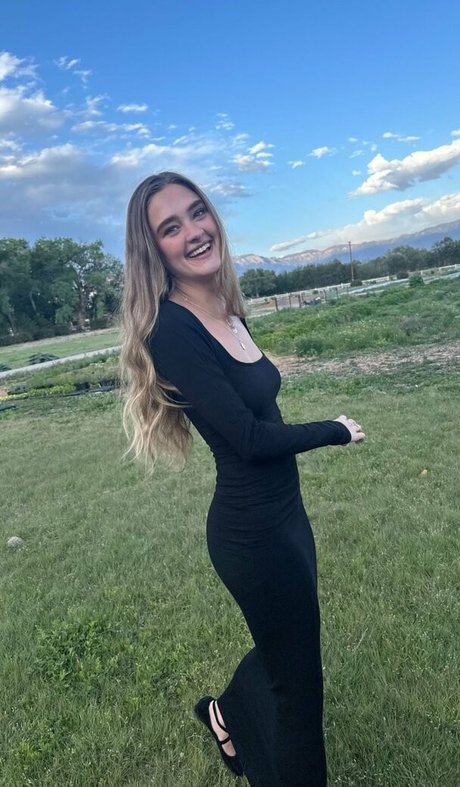 Lizzy Greene hd star galleries