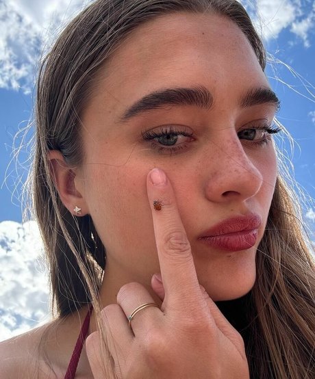 Lizzy Greene xxx pornstar gallery