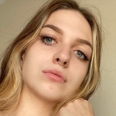 Carlycoxx pornstar erotic gallery