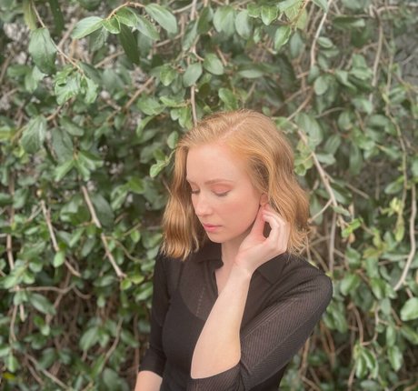 Hannah Einbinder adult model pics