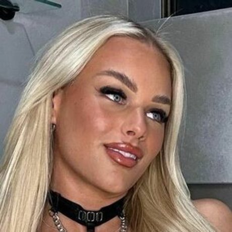 Sierra Phillips sexy model pic