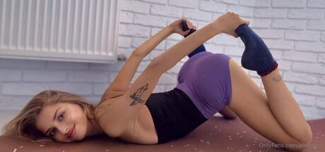 piccola l exclusive model pictures