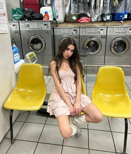 Mikaela Astel model art gallery