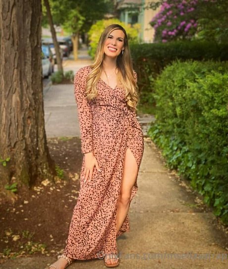 Ms Ella Vatrap pornstar naked pictures