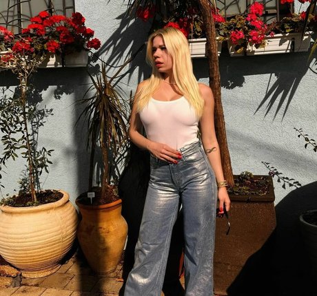 Shelly Cohen art actress pic