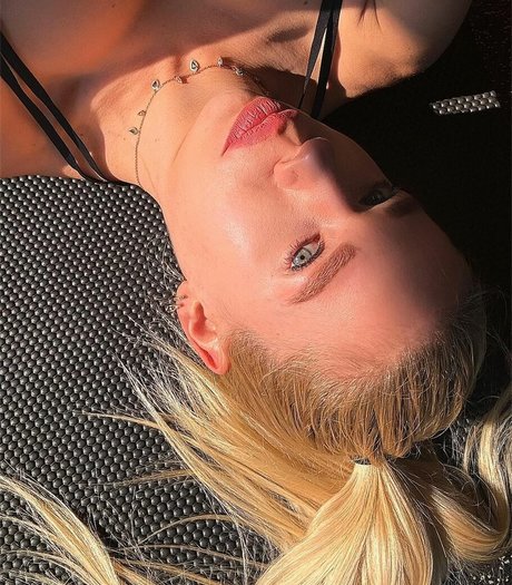 Shelly Cohen model free pics