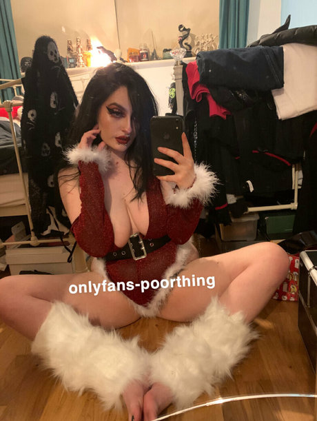 poorthing xxx model photos