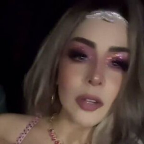 Datsy Acu a erotic star photo