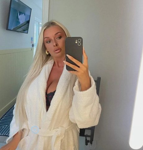 Lucy Cartlidge naked actress photo