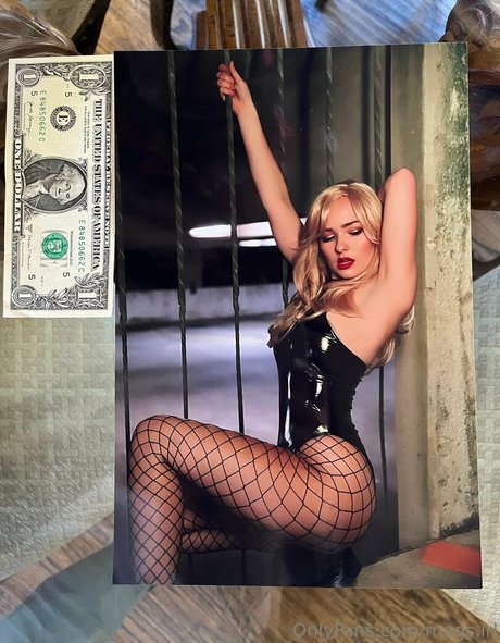 Mags IRL top model archive