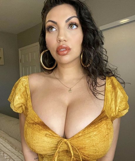 young ebony onlyfans nude pictures