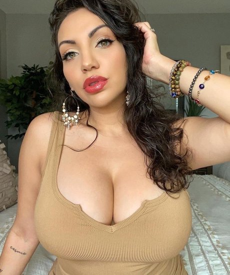 Crueltyfreecurves free model pictures