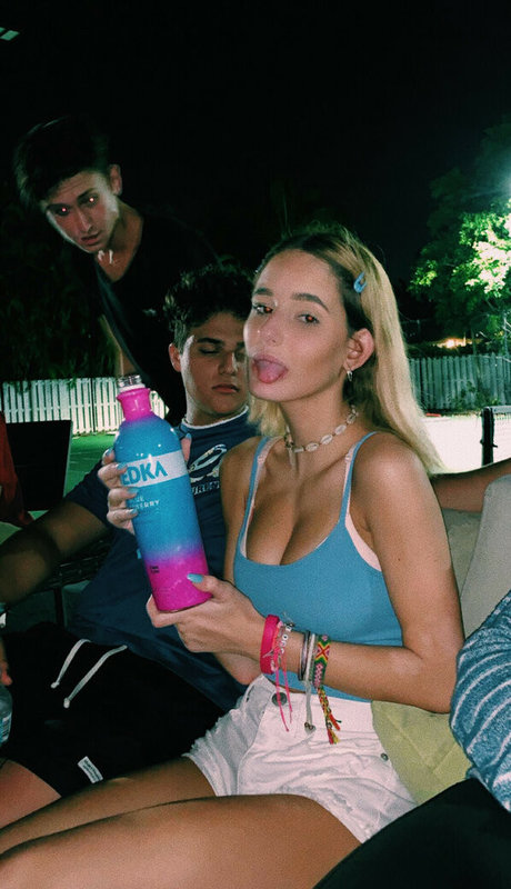 samdubner nude actress picture