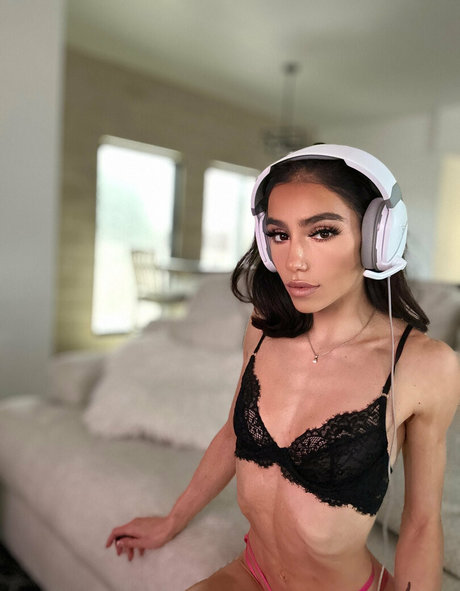 itsannarain naked model galleries