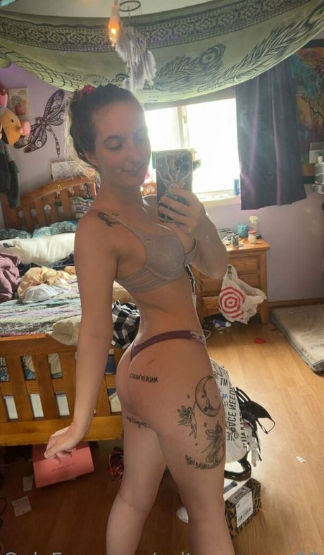 saltysavanna03 art model pictures