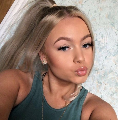 Lucy M art model pictures