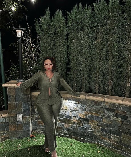 Sophialaurrren beautiful model image