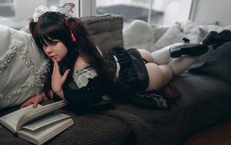 tulesha beautiful actress pics