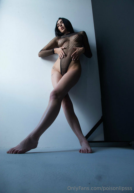 _Poison lips_ erotic star archive