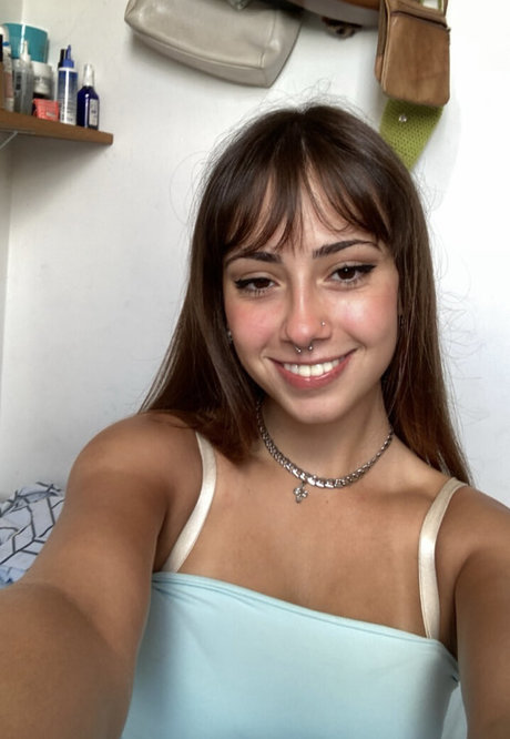 reinwra naked model pictures