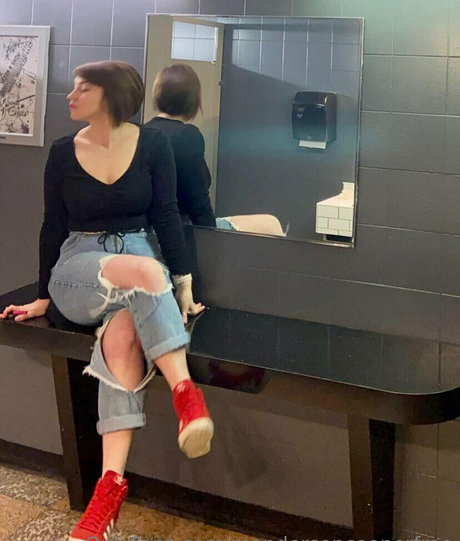 mandersoncooperfree beautiful actress images