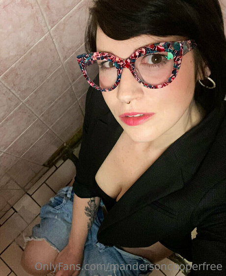 mandersoncooperfree hot star photos