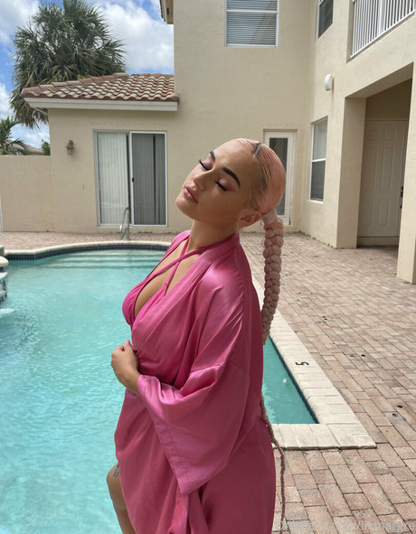 olivia snow69 hot actress pictures