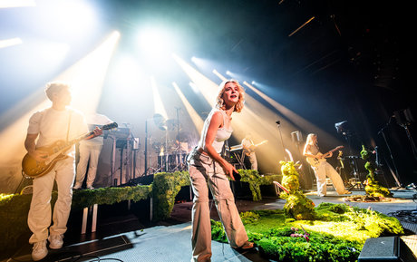 Pommelien Thijs nude actress img