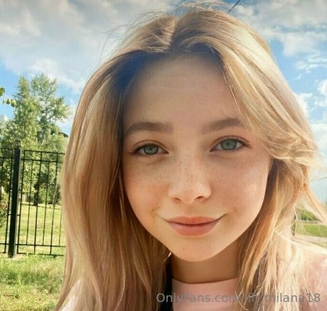 lill milana18 hot actress picture