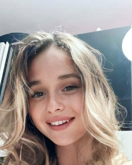 teen ladyboy onlyfans sexy naked picture