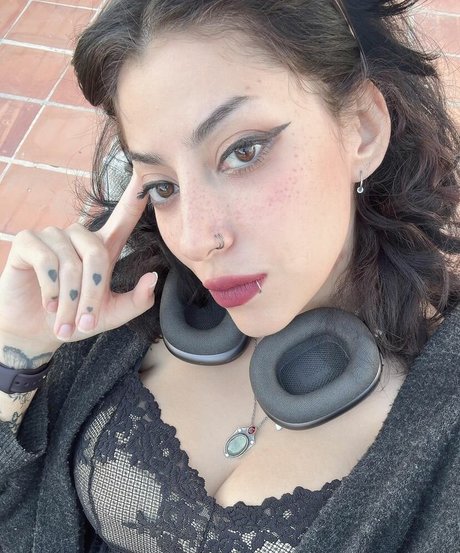 Miki Blue star nudes picture