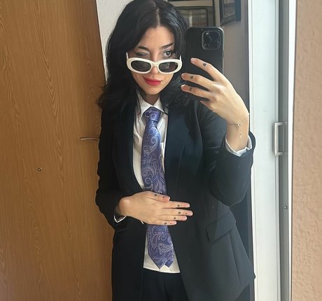 Miki Blue model image