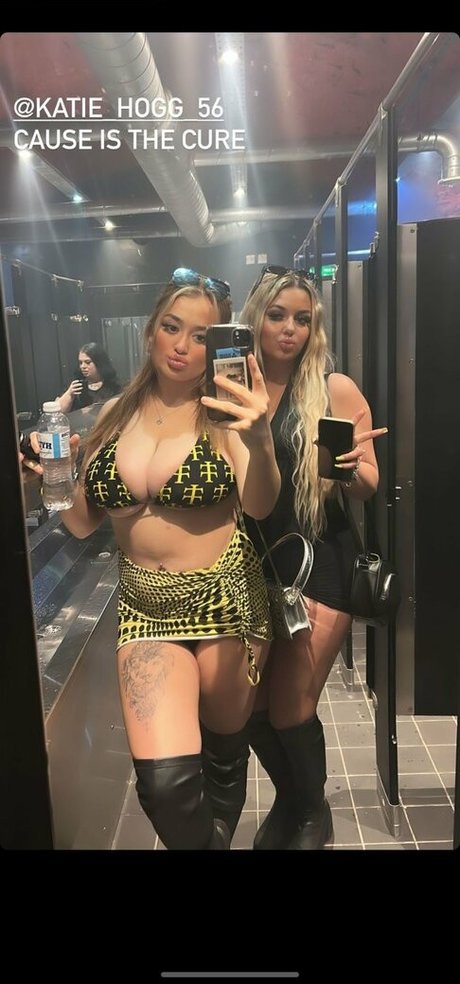 BustyMia E high quality actress picture