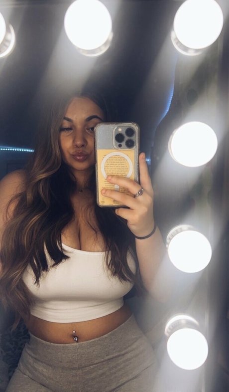 Ava Schillaci hd star pictures